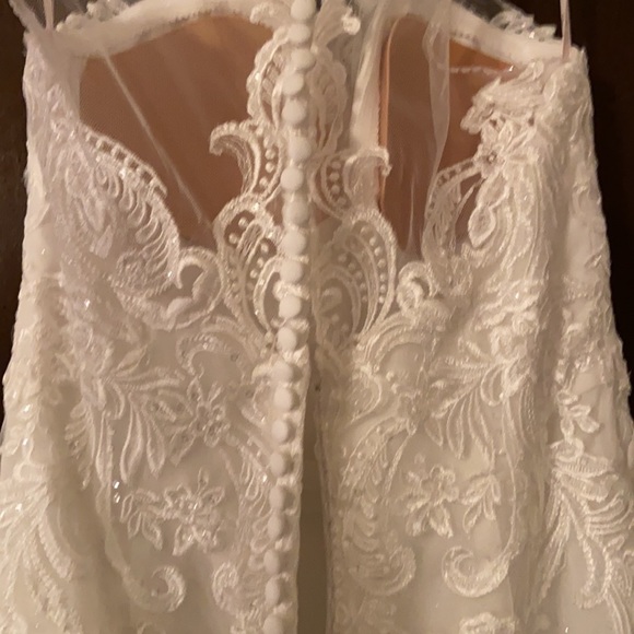 Wedding Dress-brand new, never worn not altered - Picture 14 of 16